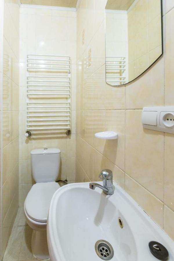 Квартира Студія Біля Оперного Театру По Вулиці Гонти 4-3А Lviv Exteriör bild
