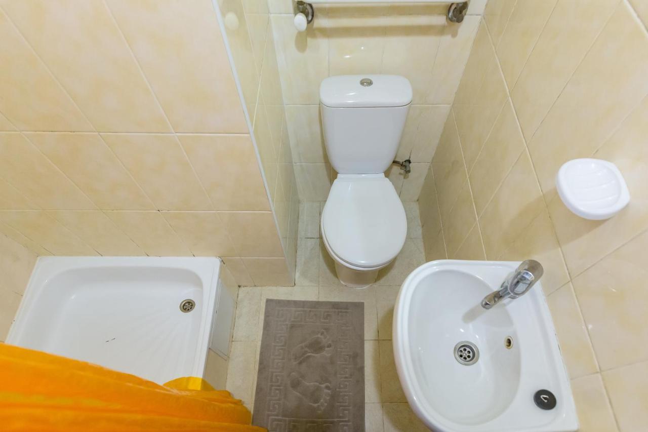 Квартира Студія Біля Оперного Театру По Вулиці Гонти 4-3А Lviv Exteriör bild